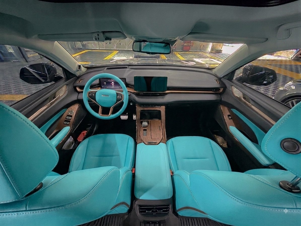 Color change de interior automotivo em couro turquesa — PremiumCAR